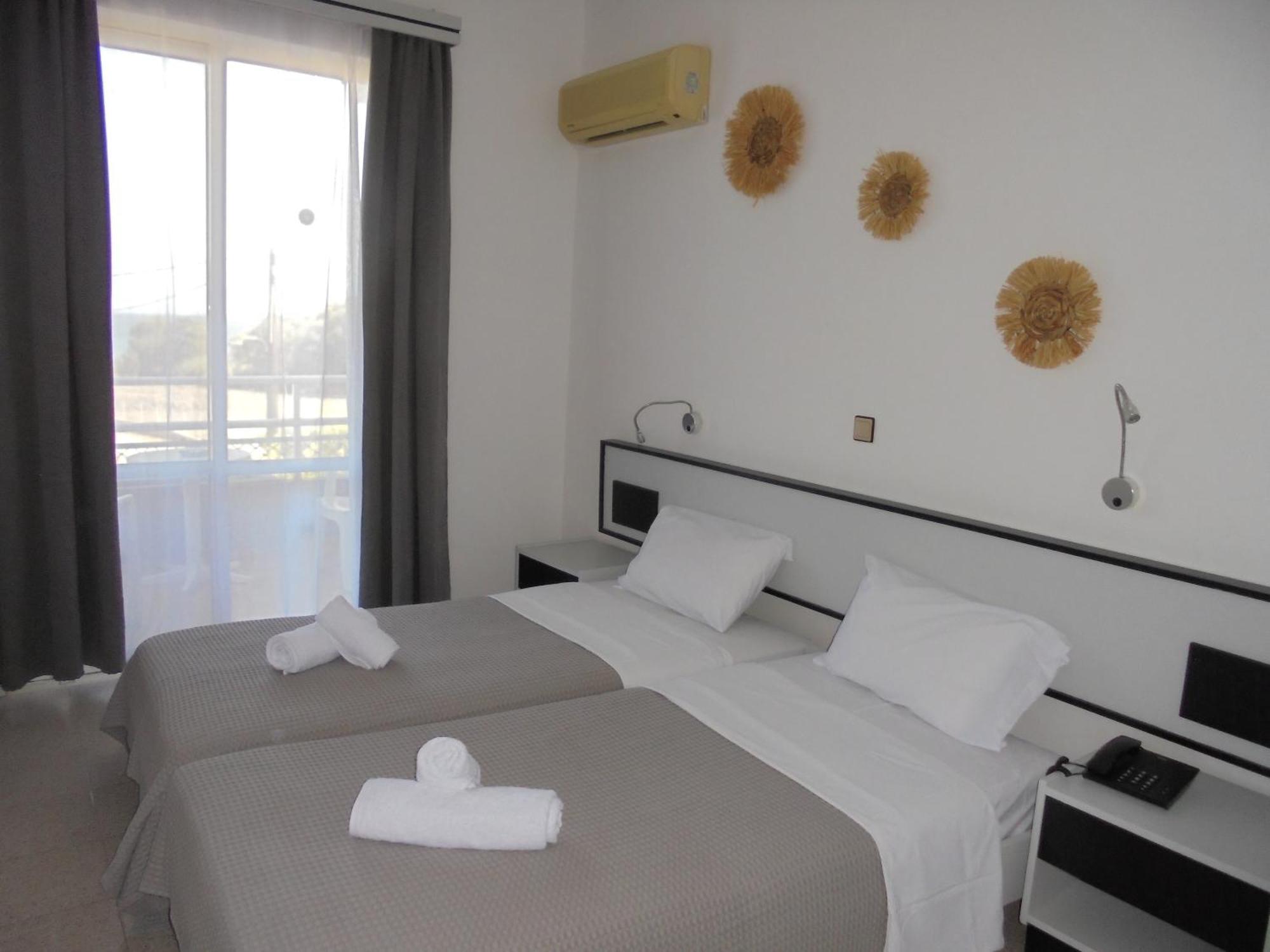 Asterias Bay-theologos Hotel